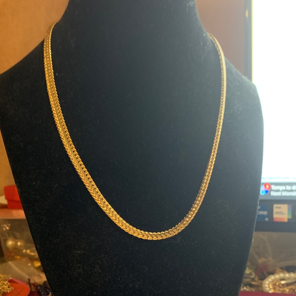 Elegant Gold Chain Necklace